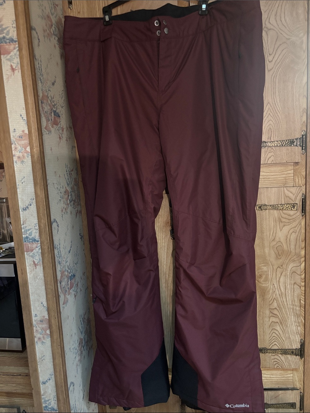 Columbia Bugaboo Omni-Heat Snow Pants in a deep burgundy size 2X womens